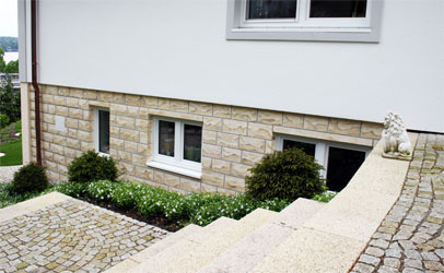 Fassadenbemalung, Motiv: Gemalte Naturstein-Verkleidung
