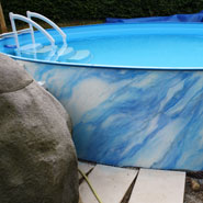 Pool-Einfassung marmoriert